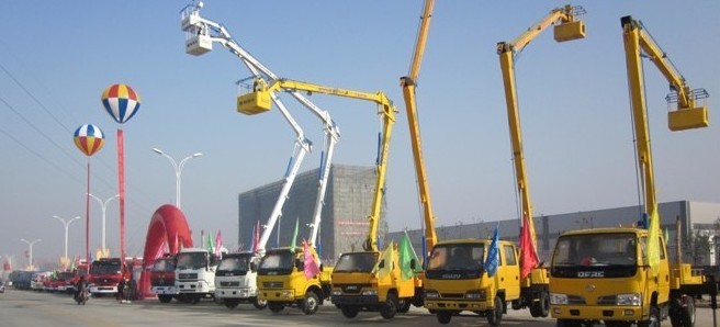 �߿����I(y��)܇�����ģ�Ʒ�N��һ�����۱�ʽ�߿����I(y��)܇_��s��ʽ�߿����I(y��)܇������ʽ������ϵ�������⣬Ҳ���Է֞鴹ֱ����ʽ���ַQ����ʽ��������ʽ�߿����I(y��)܇���׸�ʽ���X�Ͻ�ʽ�����bжʽ�����д�ֱ����ʽ���������ش��������I(y��)�߶����ޣ��C(j��)���Բ������`����Ŀǰ����(n��i)�V���\�õ����۱�ʽ�߿����I(y��)܇��