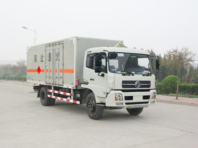 東風(fēng)天錦民爆車(chē)