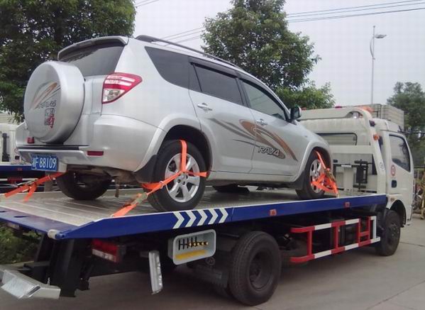 東風多利卡拖車(新款)清障車